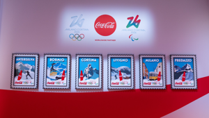 Coca-Cola celebra la magia del pin trading a The Peak con una collezione esclusiva per Milano Cortina 2026