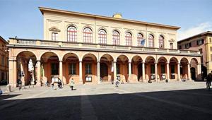 Il Comune di Bologna cerca una concessionaria per progettazione, fornitura, installazione e manutenzione ordinaria e straordinaria di 227 impianti pubblicitari di arredo urbano