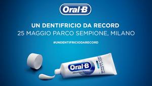 Oral-B lancia in Italia il nuovo dentifricio con un evento da Guinnes dei Primati a Milano firmato All Communication. A supporto anche campagna tv e digital