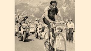 Al via sulle strade di Milano la mostra fotografica ‘Coppi 100 il Campionissimo’