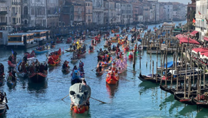 “Olympus – Alle origini del gioco” è il titolo dell'edizione 2026 del Carnevale di Venezia, dedicata alle Olimpiadi invernali Milano-Cortina