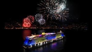 Costa Crociere conferma la partnership con Sanremo. Costa Toscana protagonista del Festival come palco sul mare nella Baia. Cinque serate speciali con Max Pezzali