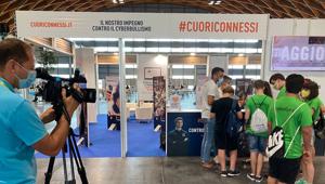 #cuoriconnessi: il progetto di sensibilizzazione contro il cyberbullismo promosso da Unieuro al meeting di Rimini con PubliOne