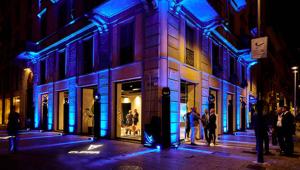 Il Cupra Garage di Corso Como diventa ambasciata milanese della urban culture: al via la partnership con PLUG-MI, l'evento targato Fandango Club Creators