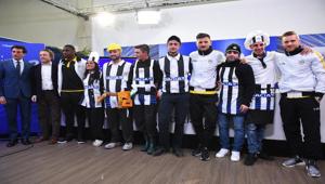 Con 'Dacia the Swap' e Publicis Italia, i giocatori dell'Udinese e i tifosi si scambiano i ruoli. La diretta dello 'swap' sul maxischermo della  Dacia Arena