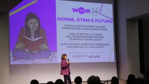 STEM, donne e nuovi immaginari: la survey di The Wom ribalta i classici stereotipi e rileva la necessità di una migliore rappresentazione femminile nei media