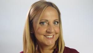 Con Debora Villa si chiude il ciclo di serate nei punti di vendita Sisal Wincity dedicate alla grande comicità italiana