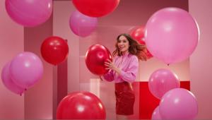  Deborah Milano punta su InTesta per la comunicazione del mascara 24 Ore Instant Maxi Volume