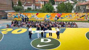 Inaugurato il nuovo campo da basket dell'Oratorio Pio XI di Quarto Oggiaro donato da Deichmann ai giovani del quartiere