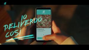 "Io Deliveroo così": la nuova campagna che celebra i rituali del cibo a domicilio. Firma l'agenzia Pablo. Progetto social a cura di Cosmic. Planning di Initiative