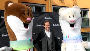 Milo e Tina, le Mascotte ufficiali di Milano Cortina 2026, in tour presso gli uffici di Deloitte a Milano