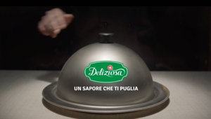 Sunny Milano e The Family portano in tv il nuovo spot di Deliziosa