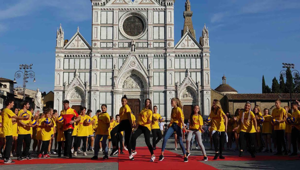 DHL protagonista di un flash mob a Firenze per rendere omaggio alla Nazionale di Volley Maschile