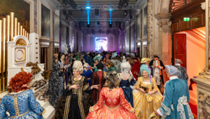 "Il Canto di Ambrosia": Vela spa trasforma Ca’ Vendramin Calergi nell’Olimpo barocco del Carnevale di Venezia 2026