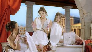DomusBet si immerge nell'antica Roma con una campagna tv tutta al femminile. Firma TamTam Adv