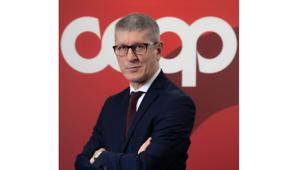 Coop Italia chiude il 2025 con 17 miliardi di euro di fatturato (+2,4%) e inaugura una nuova fase di crescita con il nuovo presidente Domenico Brisigotti