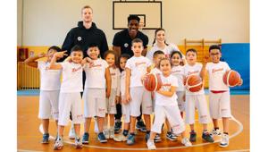 Dondup presenta il suo primo progetto di responsabilità sociale con il supporto dell'Urania Basket