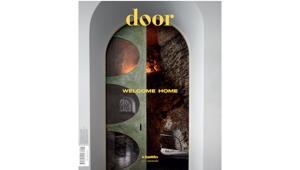 Al via door, il nuovo mensile di Repubblica diretto da Emanuele Farneti. Nel primo numero di 400 pagine, 167 di raccolta pubblicitaria e due copertine