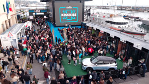 Casa Kiss Kiss conquista Sanremo 2026 con 55 milioni di impressions e 53.000 visitatori