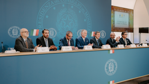 L'Aquila ha presentato "Un territorio, mille capitali", il programma ufficiale di Capitale Italiana della Cultura 2026: oltre 300 eventi in 300 giorni, con un investimento di oltre 16 milioni di euro