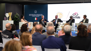 Il Pinot Grigio DOC Delle Venezie diventa Official Wine del Giro d’Italia: siglato l'accordo triennale