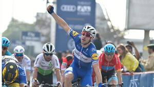 Elia Viviani wins Stage 2 of the Dubai Tour. Dylan Groenewegen retains the Blue Jersey, sponsored by the Commercial Bank of Dubai