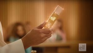 La campagna "Judge Beauty" di e.l.f. Cosmetics debutta al SuperBowl, con uno spot ricco di star