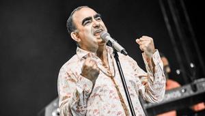 Musica classica, Elio torna al primo amore nel concerto della storica orchestra “Milano classica”