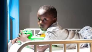 Hilton Molino Stucky con Emergency in “Scandalosamente bello”, mostra fotografica di Marcello Bonfanti per raccontare l’ospedale in Uganda disegnato da Renzo Piano