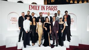 Red carpet romano per la global première della seconda parte di Emily in Paris, quarta stagione, al The Space Cinema Moderno. L'evento porta la firma di Filmmaster Events