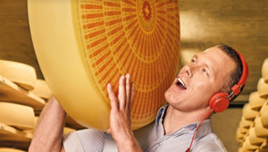 Tribe Communication vince la gara e firma la nuova campagna internazionale di Emmentaler DOP '#liveoriginaler', che parla ai Millennials. Budget di 1,6 milioni, il 30% sul digital