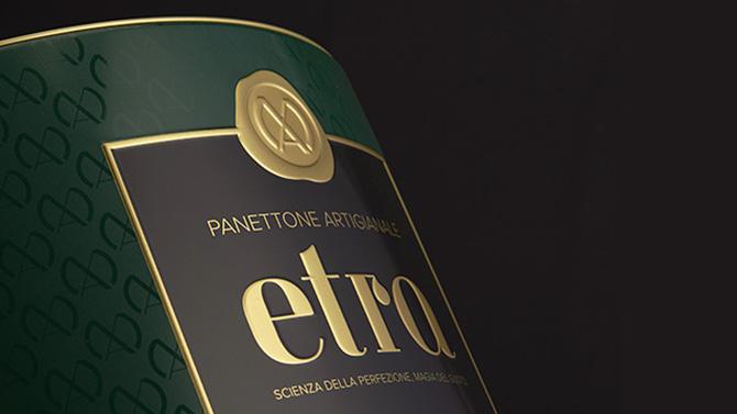 Per Etra, il panettone artigianale dal posizionamento luxury, Tribe ha realizzato l’identità visiva,<br>
il sito e-commerce e la strategia di comunicazione social e digital Etra