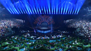 Eurovision Song Contest 2022 trasforma Torino in un palco a cielo aperto e fa decollare il turismo locale. Al PalaOlimpico un tripudio di luci e scenografie sotto il segno dell'italianità
