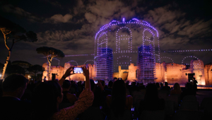 Dentsu Creative al fianco di American Express Italia per le celebrazioni dei 125 anni a Roma, con uno show di droni targato Allumee e il restauro delle Terme di Caracalla