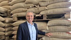 Segafredo rinnova l'identità globale e lancia il nuovo posizionamento "Take Your Shot" scegliendo BBH London, WPP Media e Caffeina. Felisi: "La nostra missione è trasformare la tazzina di caffè in un innesco positivo per la quotidianità"