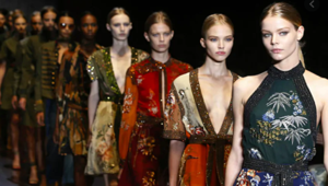 Ai blocchi di partenza la Milano Fashion Week sarà 'phygital' con 52 eventi in calendario di cui 24 digitali