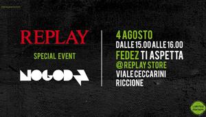 Fedez incontra i fan nel Replay Store di Riccione
