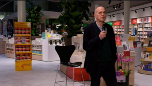 Feltrinelli inaugura a Milano la prima 'libreria ibrida' d'Italia e fa il suo ingresso nella formazione con Education. Il nuovo retail concept è firmato FutureBrand e PCMV