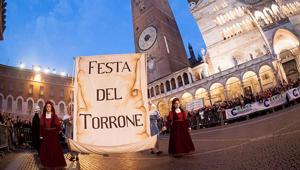 Sperlari celebra il 185° anniversario riconfermandosi main sponsor della Festa del Torrone e vestendo di dolcezza il cuore della città