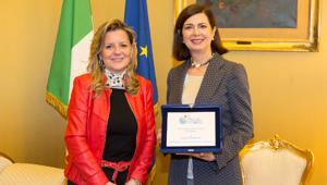 Assorel consegna a Laura Boldrini il Premio alla Carriera per le Relazioni Pubbliche