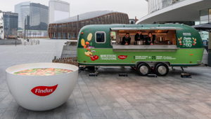 Findus insieme a Next Group festeggia i 60 anni del suo iconico Minestrone trasformando Piazza Gae Aulenti in un grande spazio di condivisione Findus insieme a Next Group festeggia i 60 anni del suo iconico Minestrone trasformando Piazza Gae Aulenti in un grande spazio di condivisione
