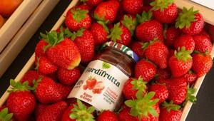  Fiordifrutta sceglie AL.TA, che trasforma i fruttivendoli di Milano in media per lanciare la nuova piattaforma creativa del brand
