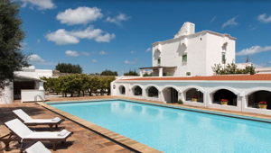 A Flaviana Facchini Relazioni Pubbliche l'ufficio stampa delle proprietà luxury Il Melograno e La Peschiera in Puglia