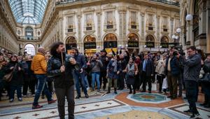 Blue Note Milano ha festeggiato i 15 anni di attività con un flash mob, nella Galleria di Milano, curato da Casta Diva Group con la partecipazione dell’Italian Gospel Choir
