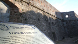 Rai Pubblicità, presentata a Sanremo la mostra “Genova per Sanremo. Dischi, etichette e copertine del Festival dal 1957 al 1997” dedicata ai cantautori genovesi