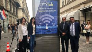 TIM attiva in via Garibaldi a Torino sette small cell integrate negli impianti pubblicitari di IGPDecaux. Nuovi servizi 5G e il Wi-Fi gratuito in tutta la strada