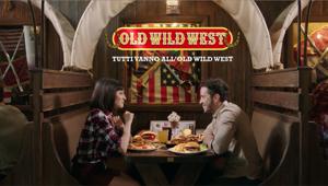 Lodovica Comello, Andrea Dovizioso e Mauro Sanchini sono i protagonisti del nuovo spot di Old Wild West prodotto da Sky Media