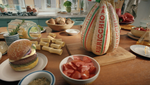 Auricchio sceglie VMLY&R. Al via la nuova campagna del Provolone all'insegna del 'Gusto di essere unici'