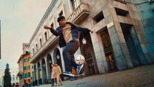 U-Power lancia la collezione RED STRATOS: Ronaldinho protagonista del nuovo spot a cura di Visionworks
