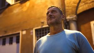 Francesco Totti protagonista nella campagna per Spider -Man 'Brand new day' firmata Crafted. E' se un giorno non venisse più riconosciuto?